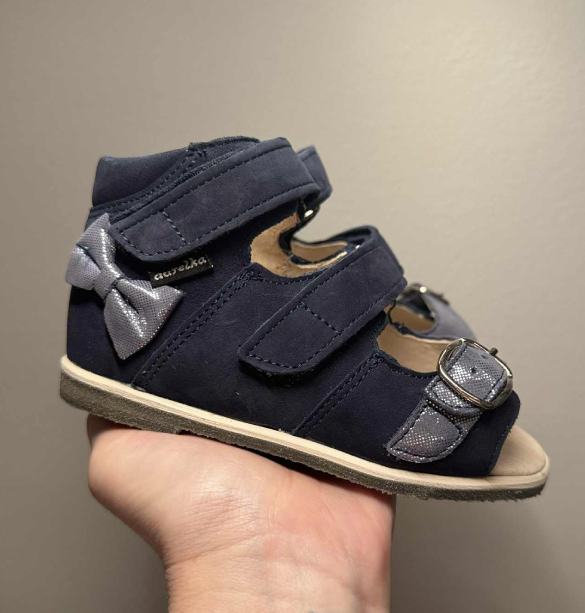 Aurelka sandal, navy/sølv m/sløjfe og 1 spænderem - sandal med ekstra støtte