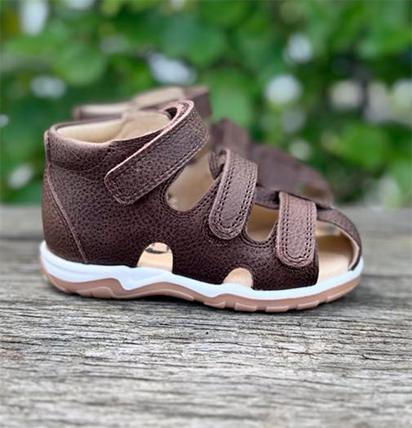 Arauto Rap Sandal Med Lukket Snude Mørkebrun